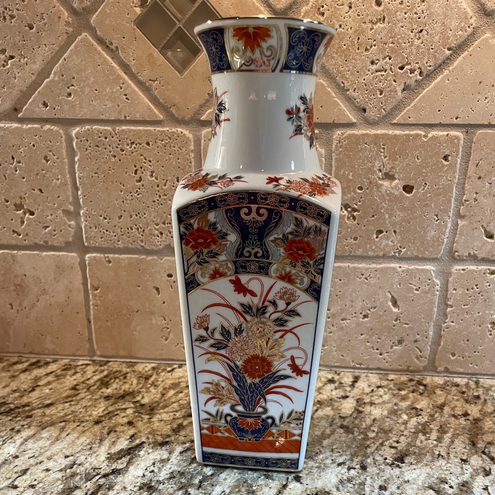 Imari vase
